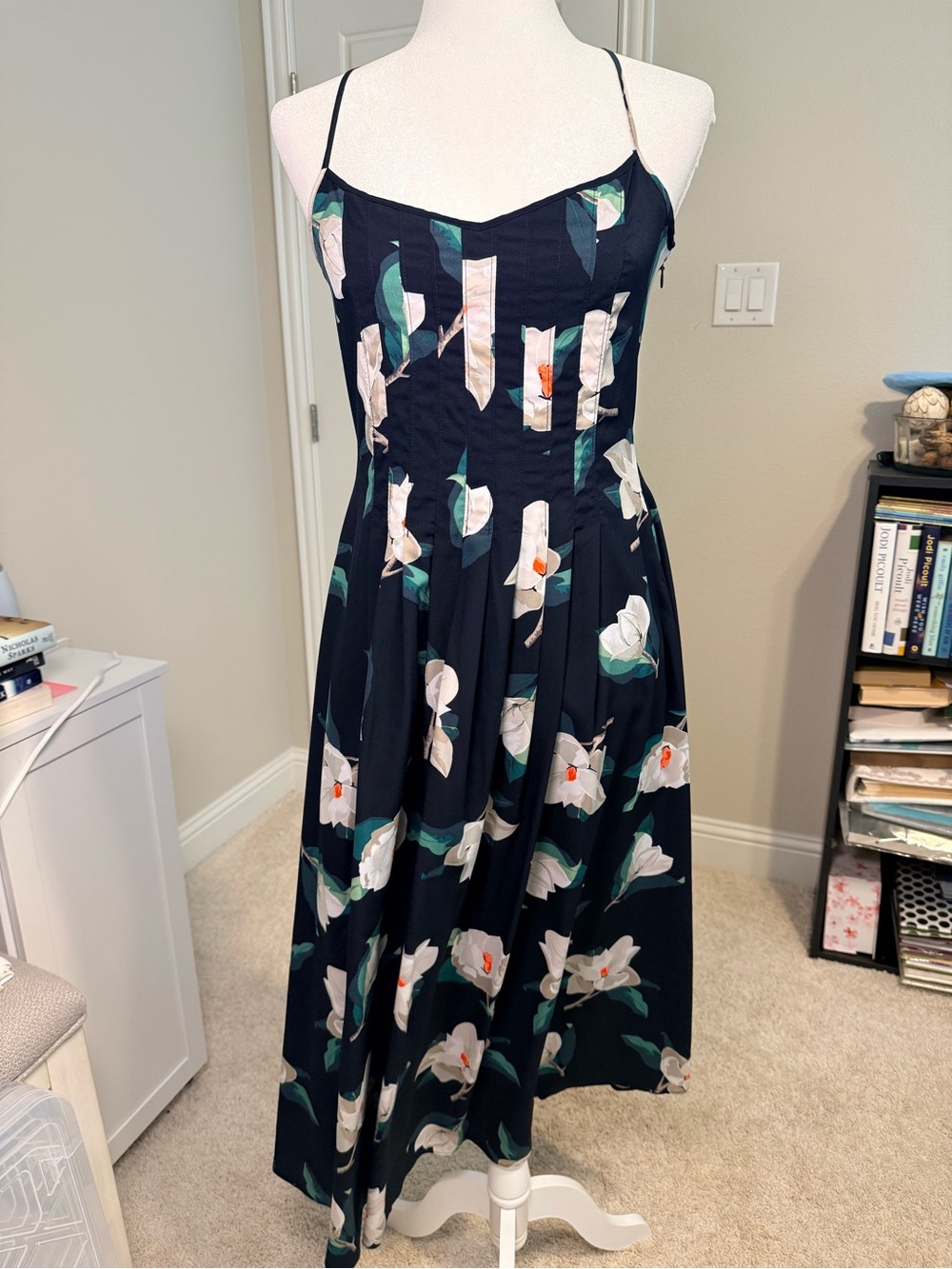 Banana Republic size 2 Floral Spaghetti Strap Midi Dress in Navy